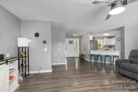 127 Hamilton Ln, Dowling, MI 49050 photo 12