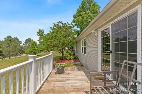 127 Hamilton Ln, Dowling, MI 49050 photo 10