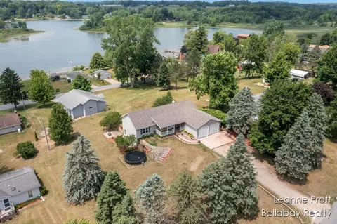 127 Hamilton Ln, Dowling, MI 49050 photo 3