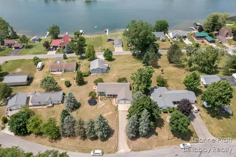 127 Hamilton Ln, Dowling, MI 49050 photo 6