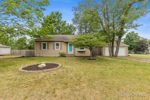 4164 Avon Dr, Dorr, MI 49323