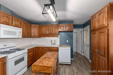 4164 Avon Dr, Dorr, MI 49323 photo 10