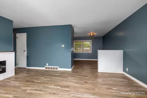 4164 Avon Dr, Dorr, MI 49323 photo 8