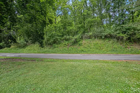 J Drive N, Marshall, MI 49068