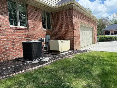 8255 Shady Brook Ln, Flushing, MI 48433 photo 6