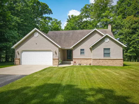 7297 S Thornapple Ave, Newaygo, MI 49337