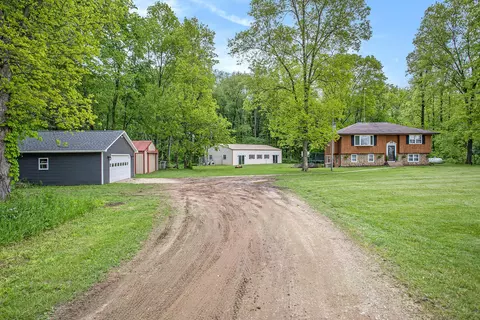 7920 8 12 Mile Rd, Ceresco, MI 49033