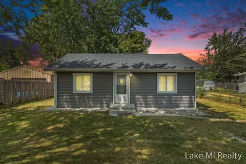 249 Murray St SE, Kentwood, MI 49548