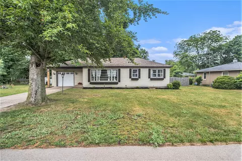 1737 W 32nd St, Holland, MI 49423
