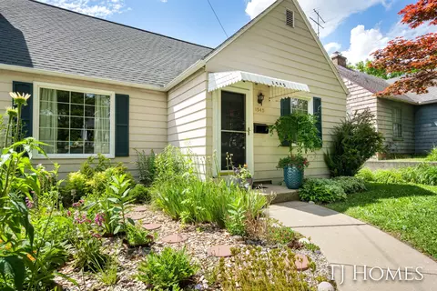 1545 Fuller Ave NE, Grand Rapids, MI 49505