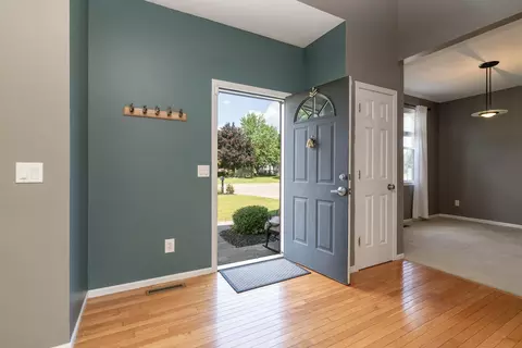 5641 Springridge St, Portage, MI 49024 photo 2