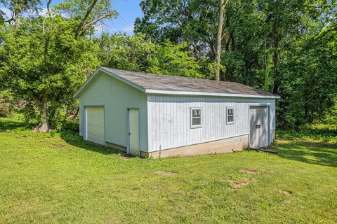 802 Clinton St, Marshall, MI 49068 photo 2