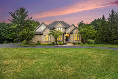 254 Stonehenge Dr SW, Grandville, MI 49418
