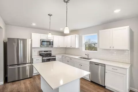 Kitchen - 924 Forest St, Marshall, MI 49068 photo 1 of 2