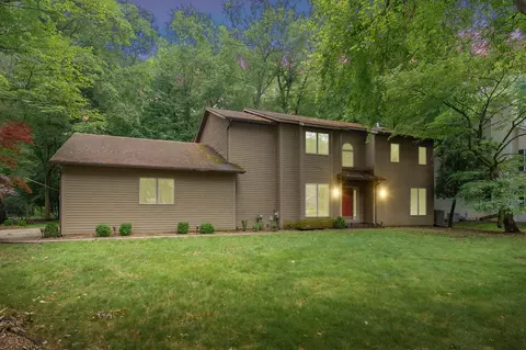 2963 Bryn Mawr Dr, Portage, MI 49024