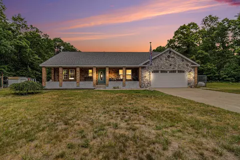 1088 E Mckinley Rd, Rothbury, MI 49452