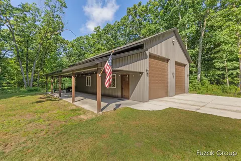 3268 Michele Ln, Hamilton, MI 49419