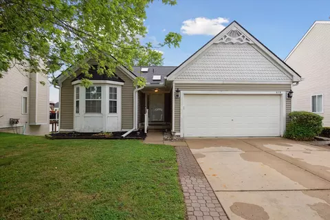 579 Thornhill Court Ct, Belleville, MI 48111