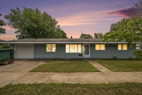 712 N Rath Ave, Ludington, MI 49431