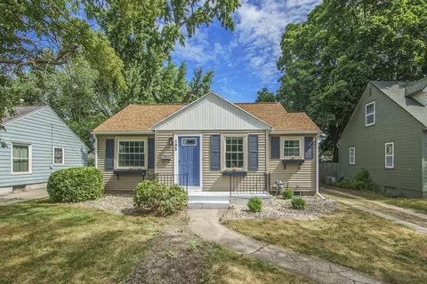 185 W 21st St, Holland, MI 49423