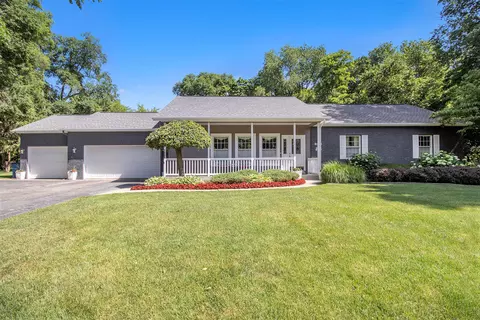 4894 Walkers Ridge Rd, Kalamazoo, MI 49009