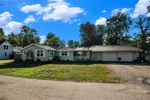 1021 First St, Bangor, MI 49013
