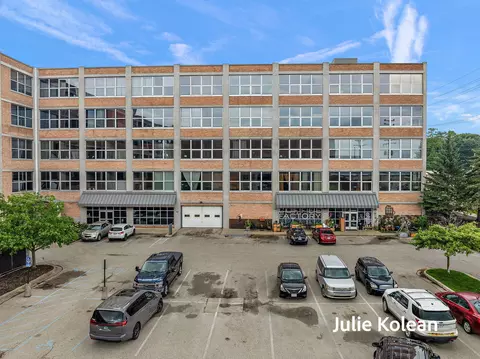 930 Washington Ave #5C, Muskegon, MI 49441