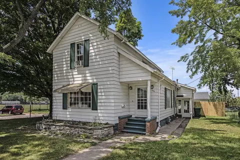 624 Spruce St, Dowagiac, MI 49047