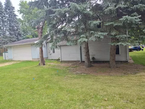 203 E Home St, Edmore, MI 48829