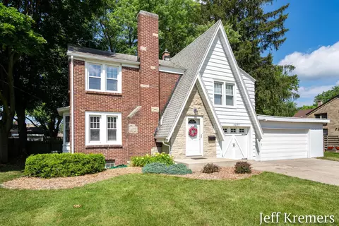 3277 Ottawa Ave SW, Grandville, MI 49418