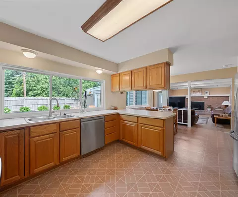 Kitchen - 3204 Farmbrook Ct, Ann Arbor, MI 48108 photo 4 of 6