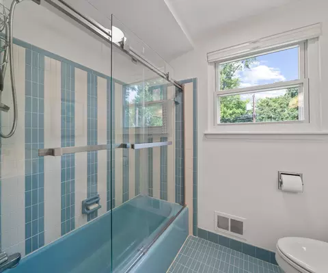 Bath - 3204 Farmbrook Ct, Ann Arbor, MI 48108 photo 6 of 6
