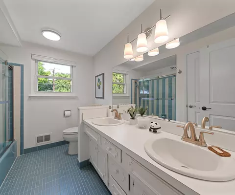 Bath - 3204 Farmbrook Ct, Ann Arbor, MI 48108 photo 5 of 6