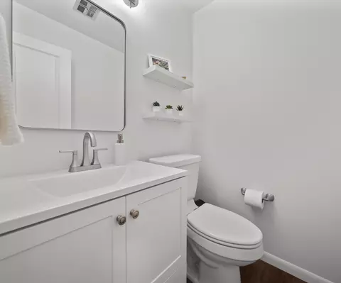 Bath - 3204 Farmbrook Ct, Ann Arbor, MI 48108 photo 2 of 6