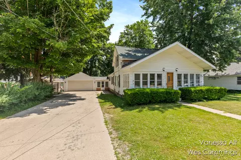 170 S Grant St NE, Cedar Springs, MI 49319
