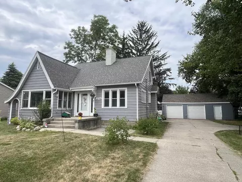 3925 Miramar Ave NE, Grand Rapids, MI 49525