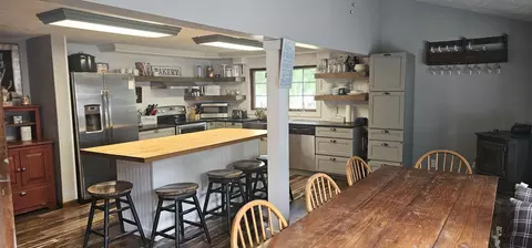 Kitchen - 585 Robinson Rd, Jackson, MI 49203 photo 1 of 4