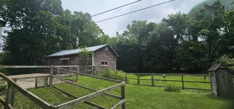 Exterior - 585 Robinson Rd, Jackson, MI 49203 photo 10 of 11