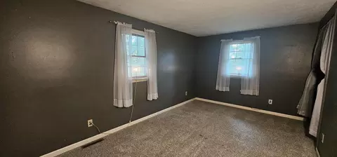 Bedroom - 585 Robinson Rd, Jackson, MI 49203 photo 4 of 4