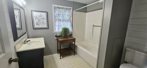 Bath - 585 Robinson Rd, Jackson, MI 49203 photo 2 of 2