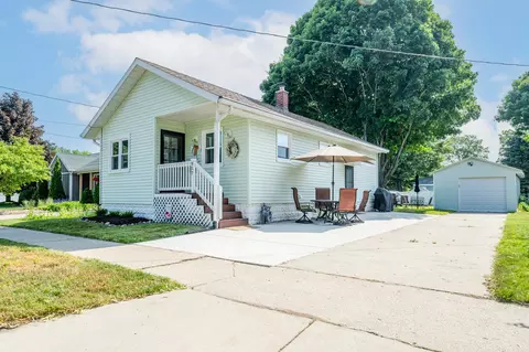 857 Saint Joseph St, South Haven, MI 49090