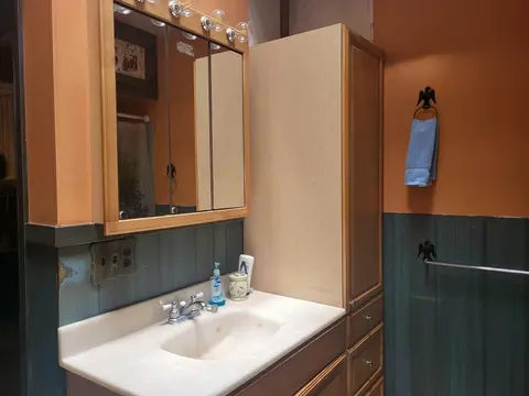 Bath - 2033 Eilers Dr, Whitehall, MI 49461 photo 2 of 2
