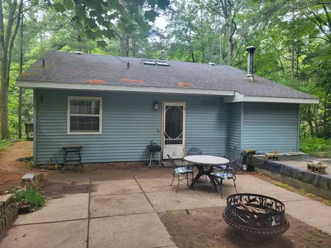 2033 Eilers Dr, Whitehall, MI 49461