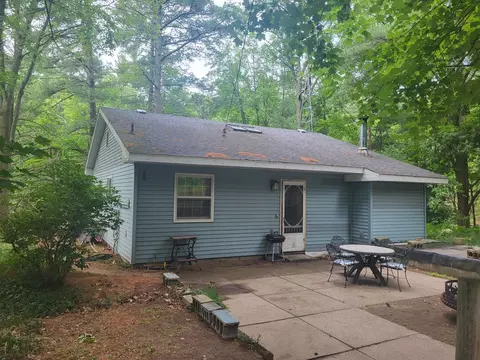 Exterior - 2033 Eilers Dr, Whitehall, MI 49461 photo 9 of 11