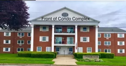 1249 Lakeshore Dr #334, Muskegon, MI 49441