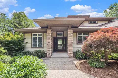 17855 Dewberry Pl, Grand Haven, MI 49417