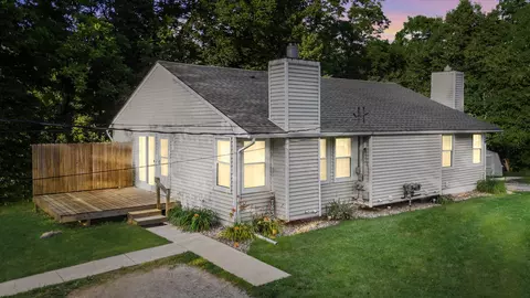 7839 Horseshoe Creek Dr, Whitmore Lake, MI 48189