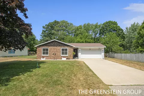 649 Sherwood St, Holland, MI 49424