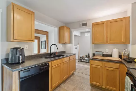 806 10th St, Plainwell, MI 49080 photo 11