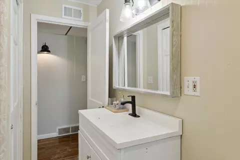 806 10th St, Plainwell, MI 49080 photo 21